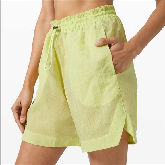 Lululemon - Clear Intention Short - Picture 2 of 3